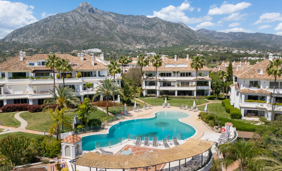 Golden Mile Apartment in Prestigious Monte Paraíso