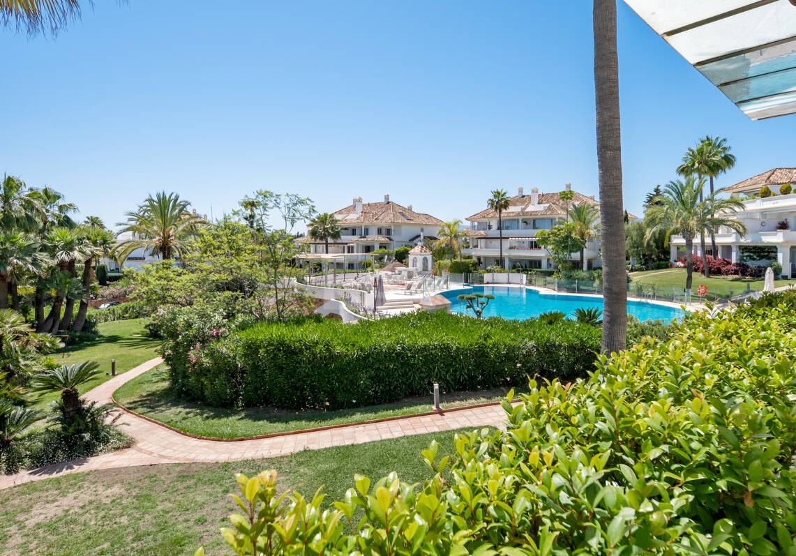 Golden Mile Apartment in Prestigious Monte Paraíso