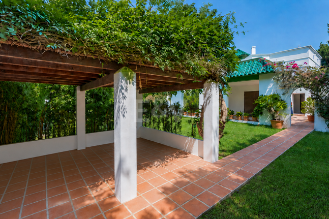 Mediterranean Living Just Steps from the Sea in Cabopino