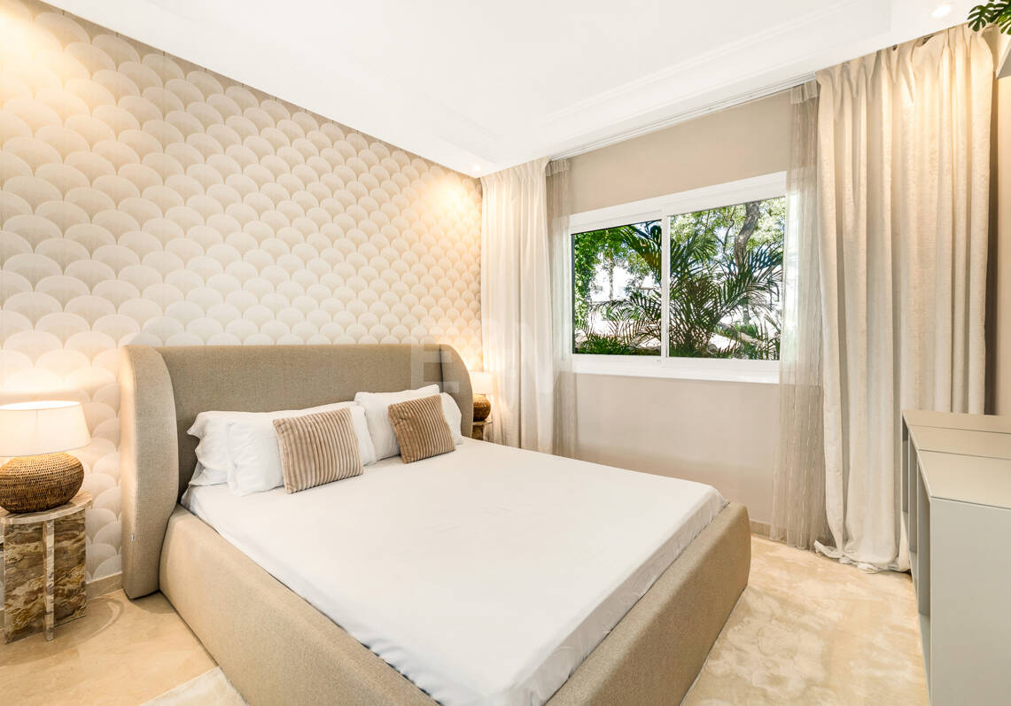 Frontline Beach Apartment with Private Garden near Puerto Banús