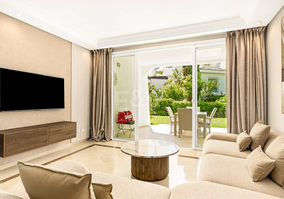 Frontline Beach Apartment with Private Garden near Puerto Banús