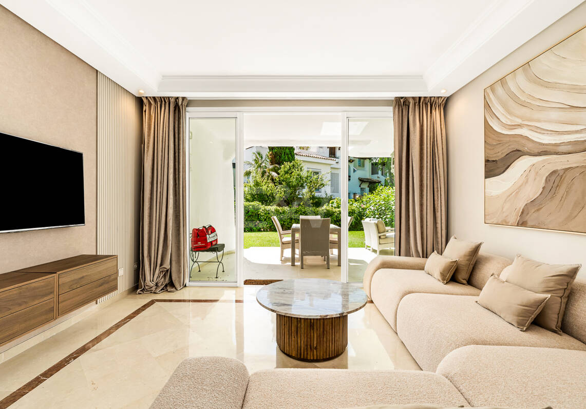 Frontline Beach Apartment with Private Garden near Puerto Banús