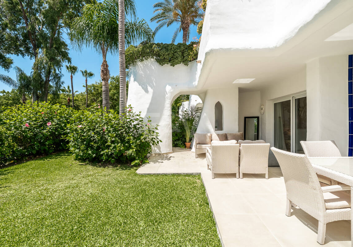 Frontline Beach Apartment with Private Garden near Puerto Banús