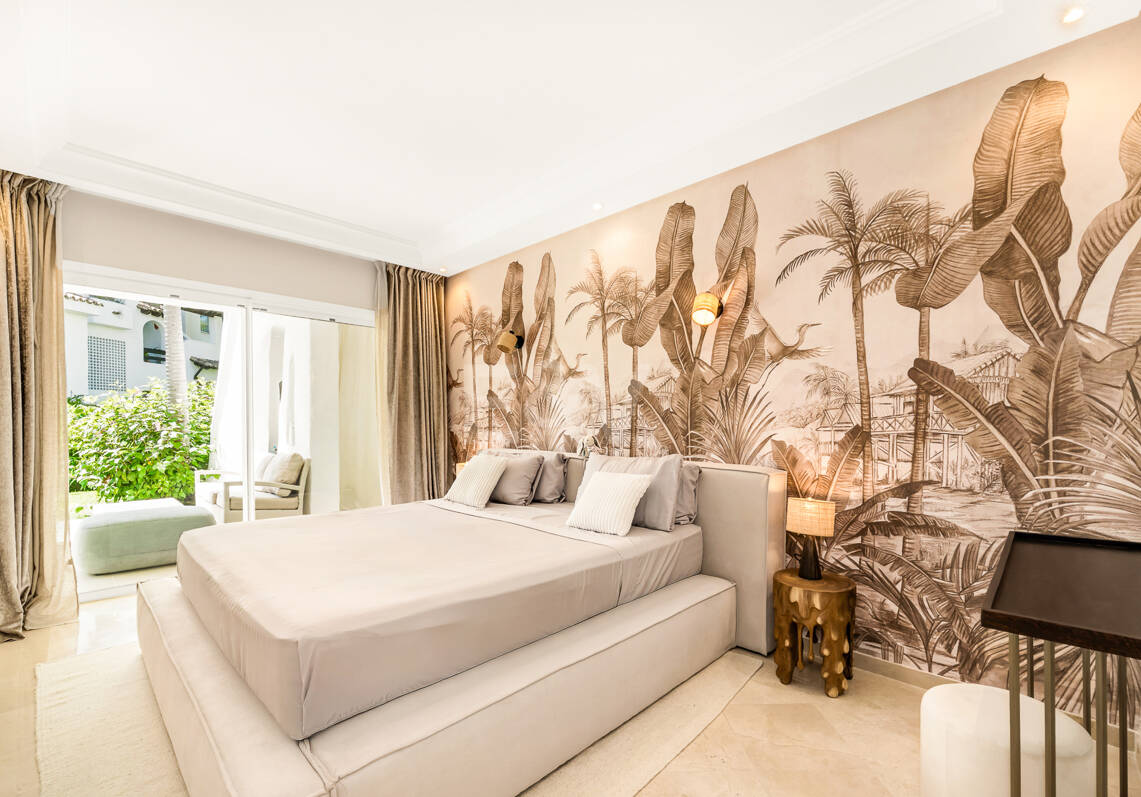 Frontline Beach Apartment with Private Garden near Puerto Banús