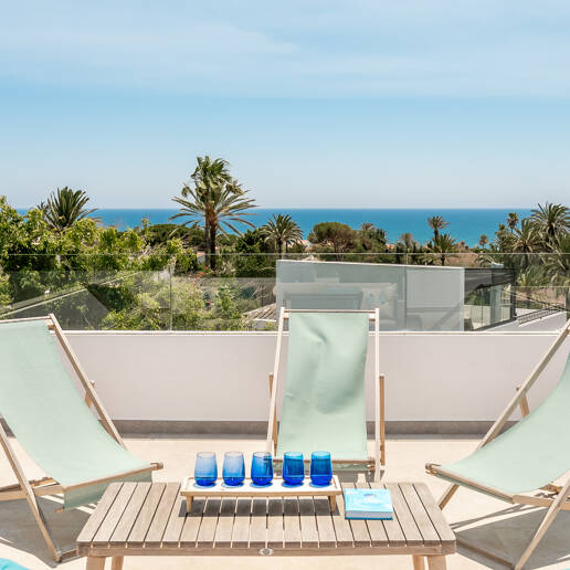Schöne moderne Villa, nur wenige Schritte vom Strand, mit Meerblick