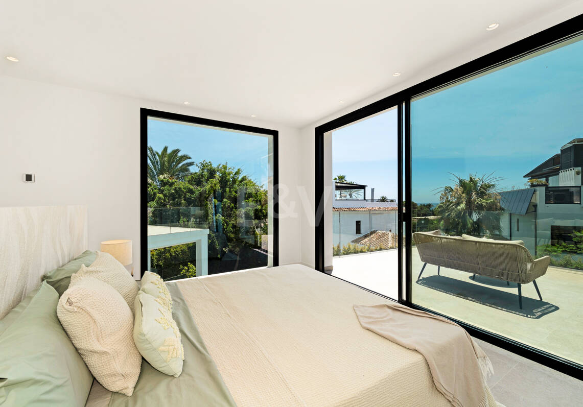 Magnifique moderne Villa Étapes de la plage avec vue sur la mer