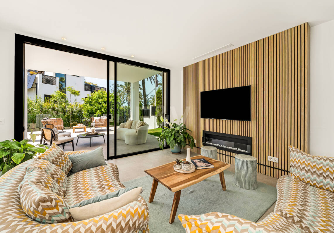 Magnifique moderne Villa Étapes de la plage avec vue sur la mer