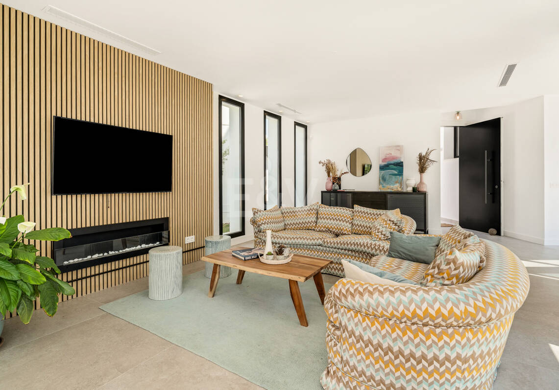 Magnifique moderne Villa Étapes de la plage avec vue sur la mer