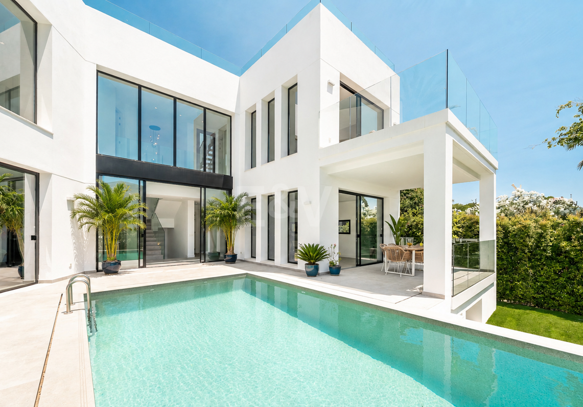 Magnifique moderne Villa Étapes de la plage avec vue sur la mer