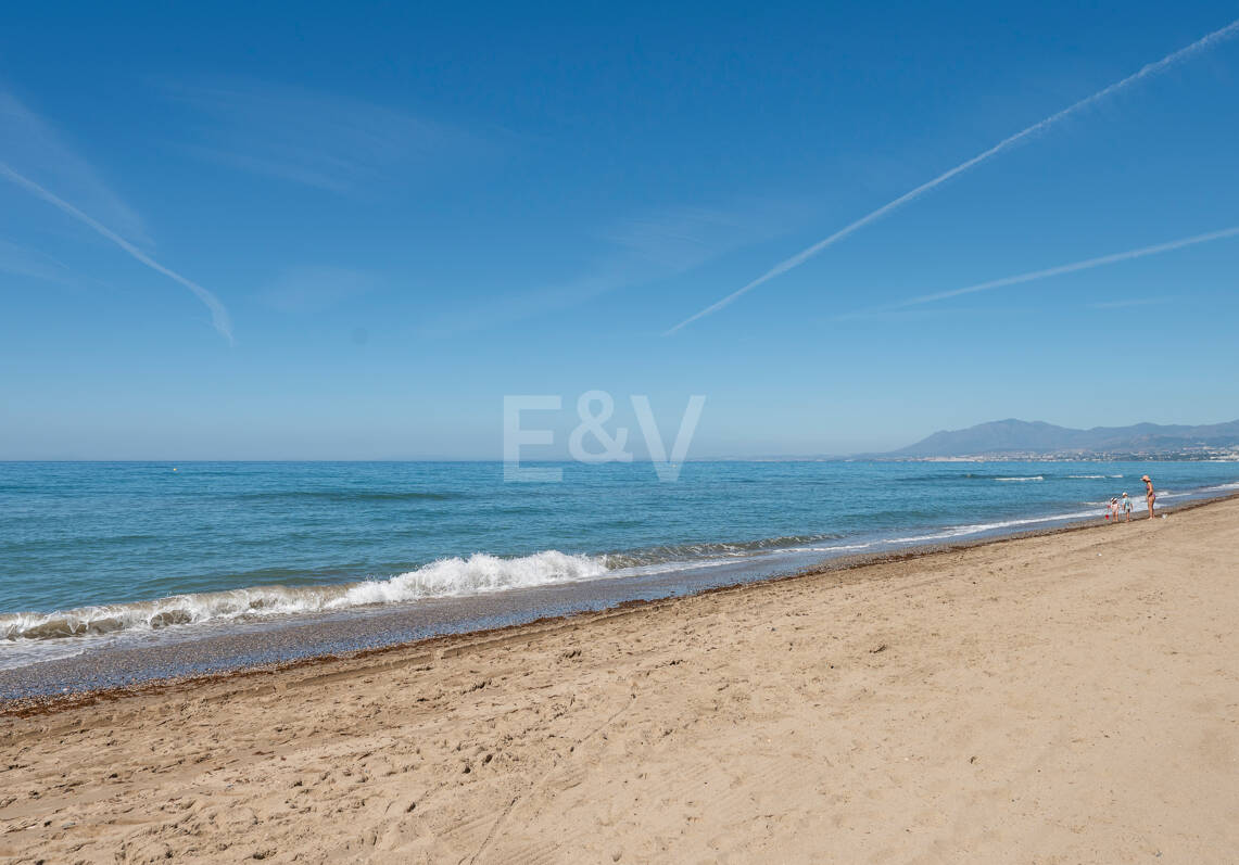 Duplex Penthouse with Panoramic Sea Views in Costabella, Marbella East