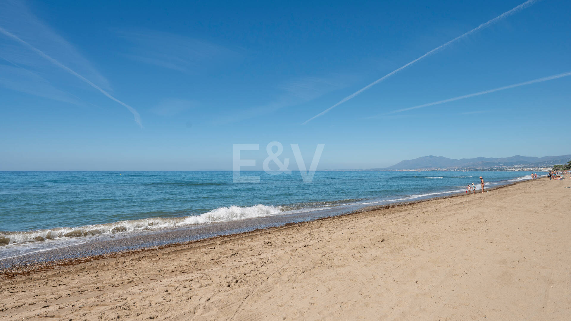 Duplex-takvåning med panoramautsikt över havet i Costabella, östra Marbella