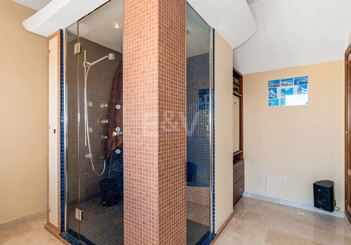 Duplex Penthouse with Panoramic Sea Views in Costabella, Marbella East