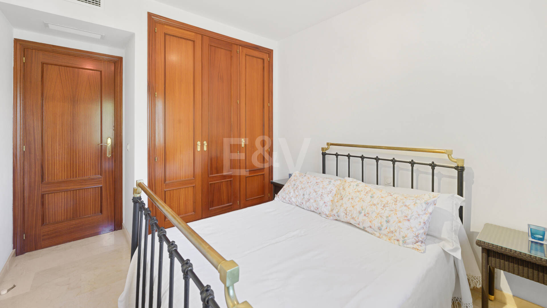 Duplex-takvåning med panoramautsikt över havet i Costabella, östra Marbella