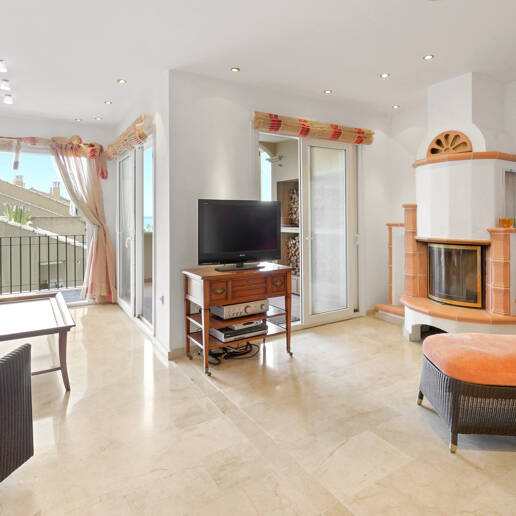 Duplex-takvåning med panoramautsikt över havet i Costabella, östra Marbella