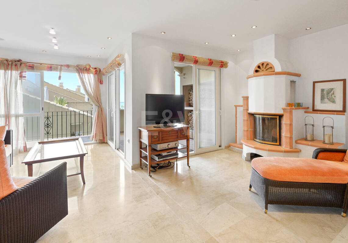 Duplex Penthouse with Panoramic Sea Views in Costabella, Marbella East