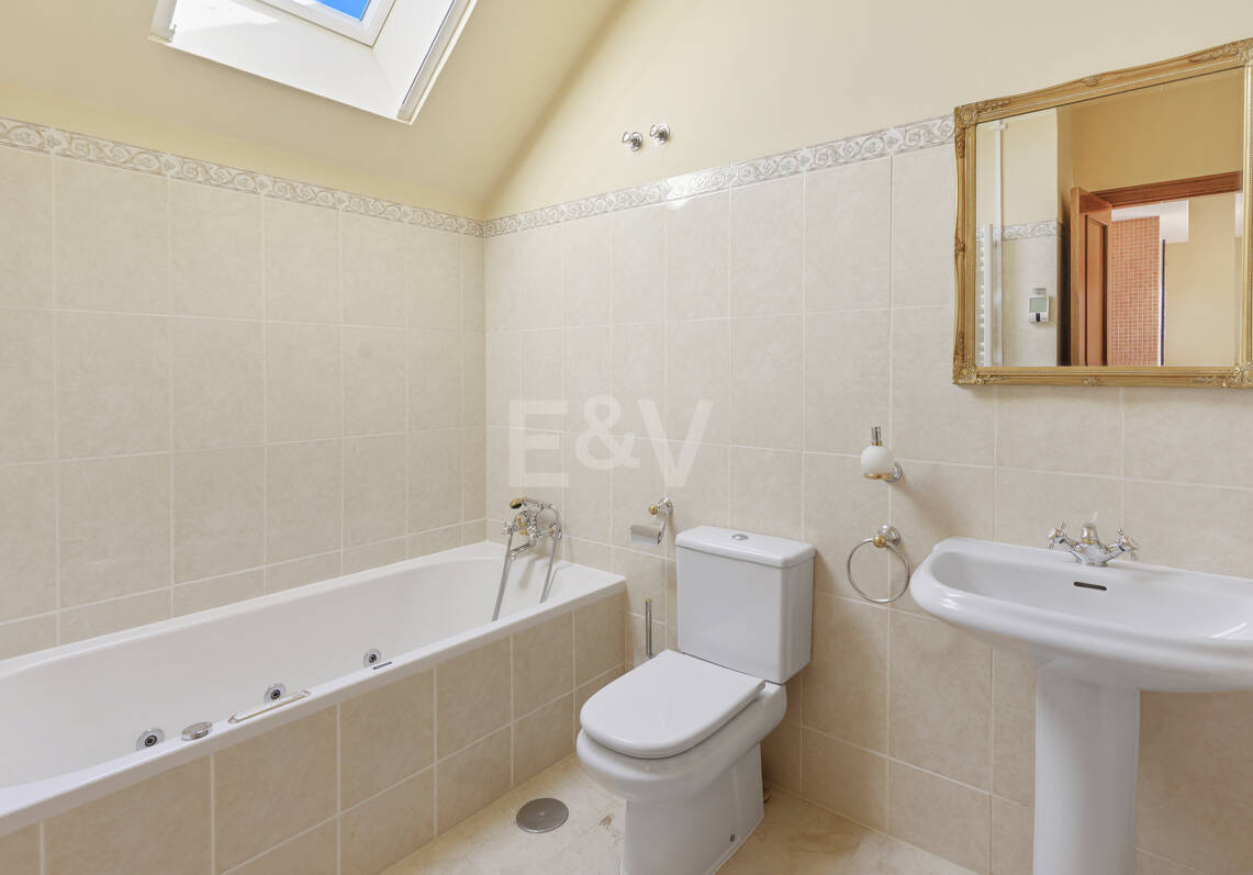 Duplex Penthouse with Panoramic Sea Views in Costabella, Marbella East