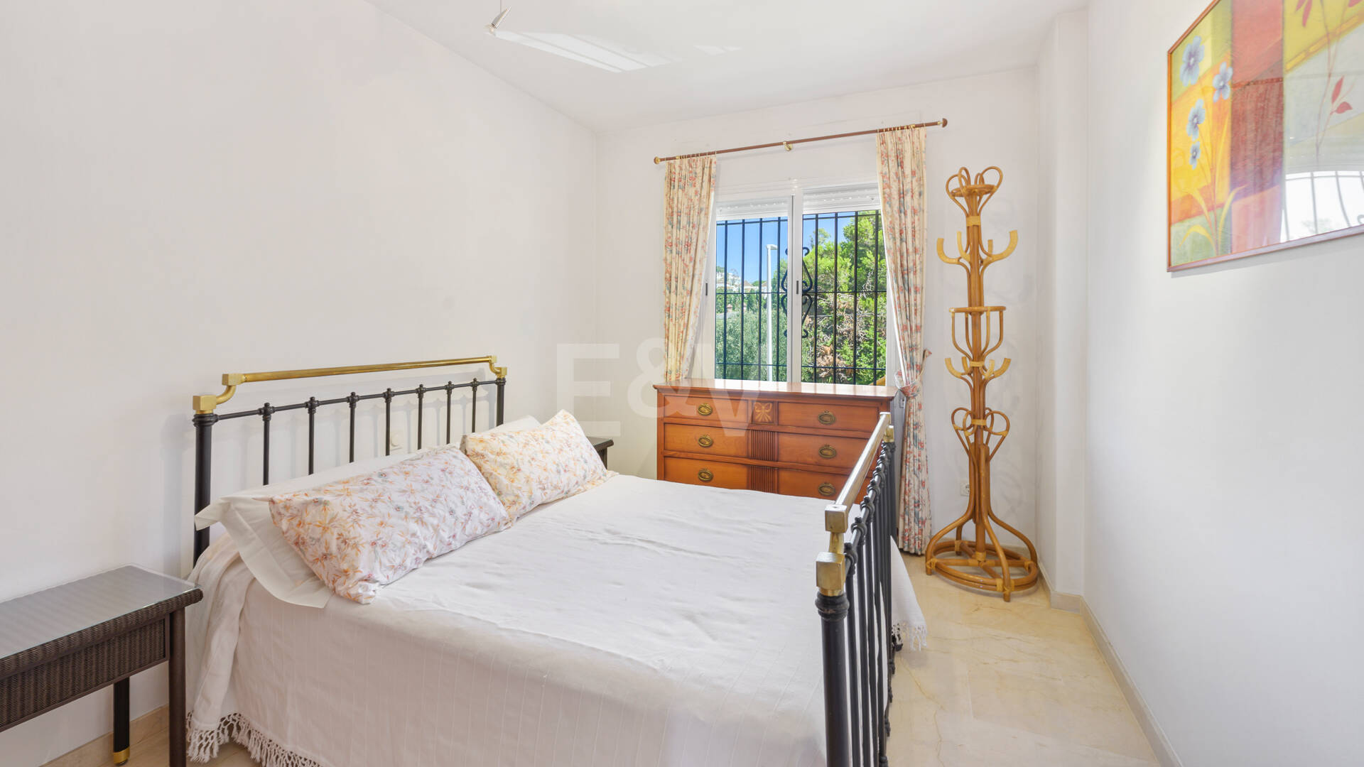 Duplex-takvåning med panoramautsikt över havet i Costabella, östra Marbella