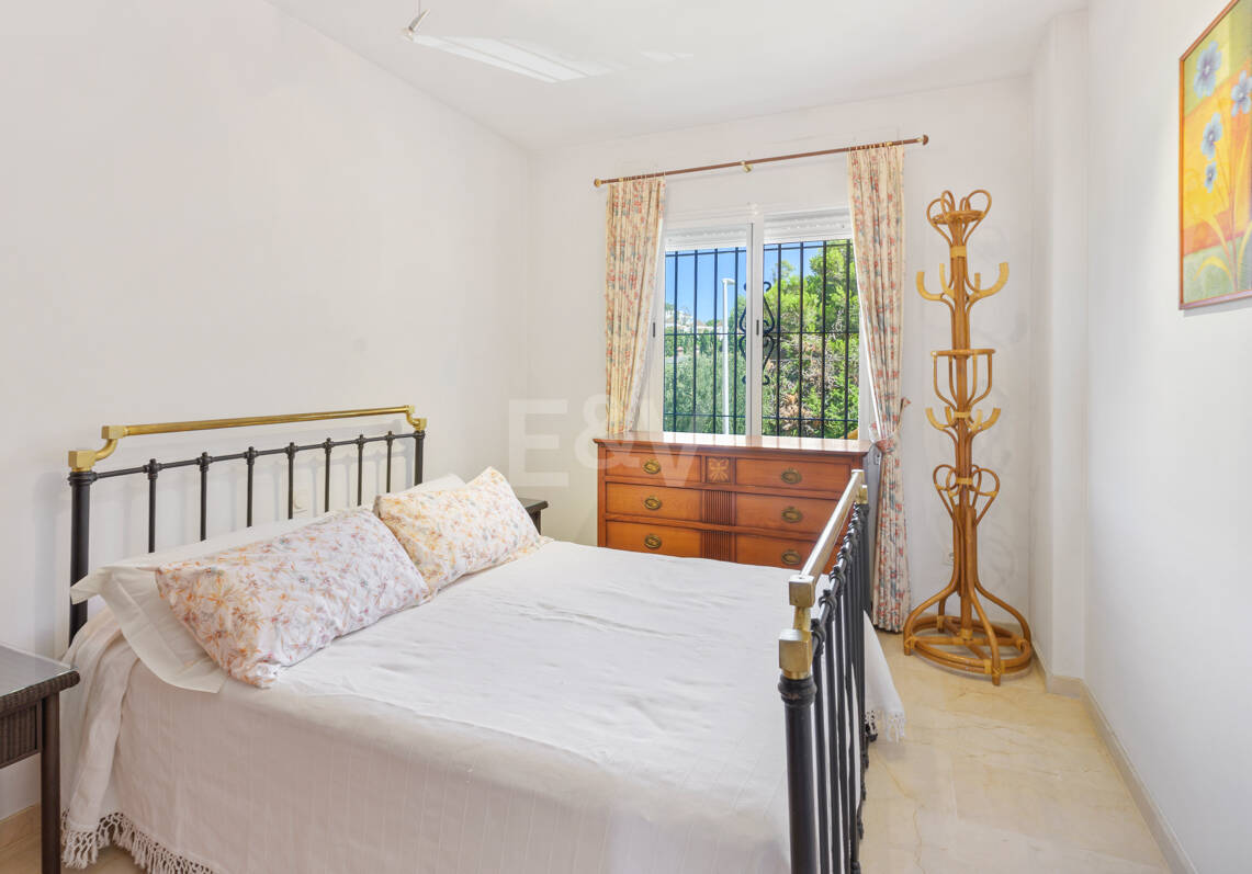 Duplex Penthouse with Panoramic Sea Views in Costabella, Marbella East