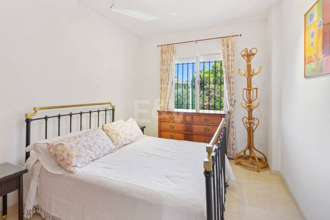 Duplex-takvåning med panoramautsikt över havet i Costabella, östra Marbella
