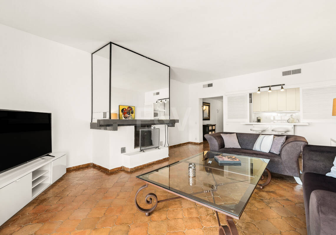 Atemberaubendes Apartment in erster Strandlinie mit Panoramablick auf das Meer in Puerto Banús