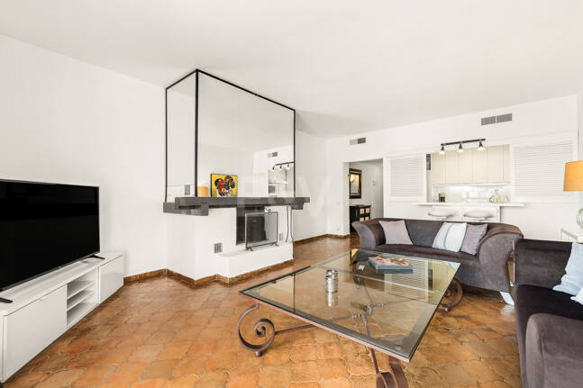 Atemberaubendes Apartment in erster Strandlinie mit Panoramablick auf das Meer in Puerto Banús