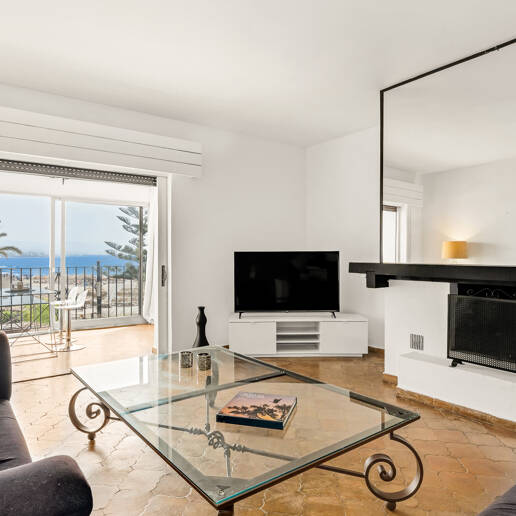 Atemberaubendes Apartment in erster Strandlinie mit Panoramablick auf das Meer in Puerto Banús