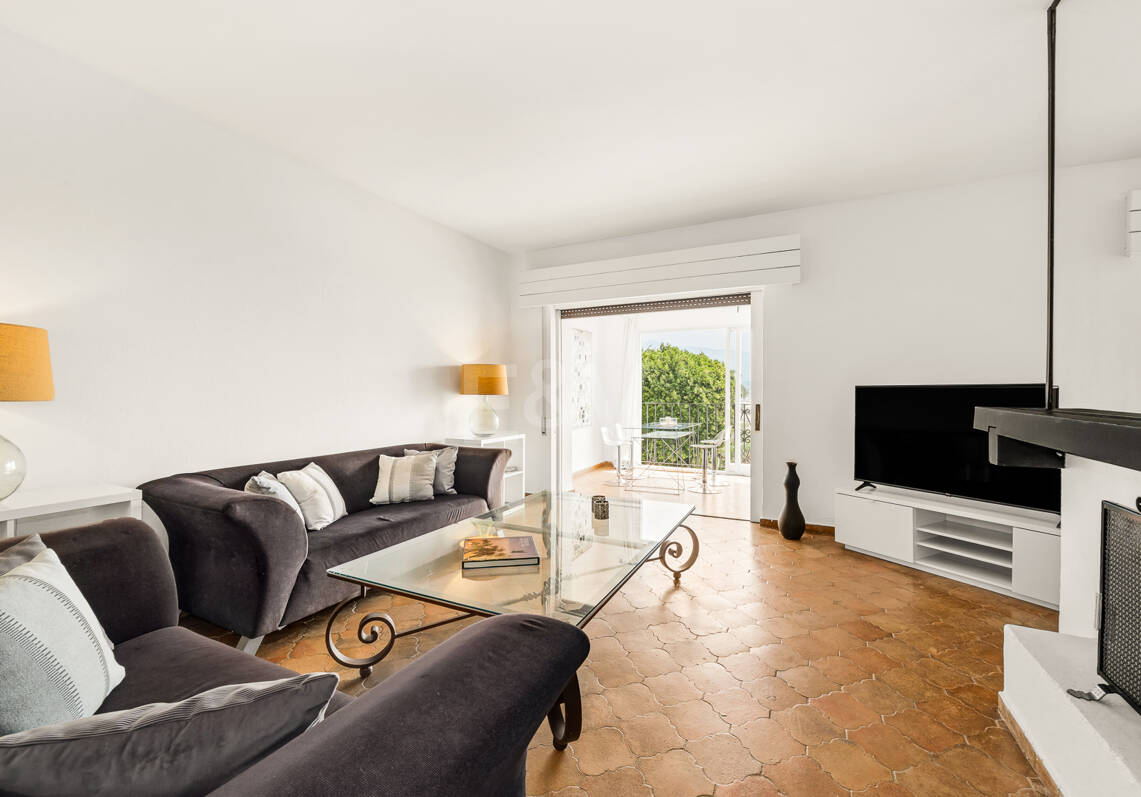 Atemberaubendes Apartment in erster Strandlinie mit Panoramablick auf das Meer in Puerto Banús