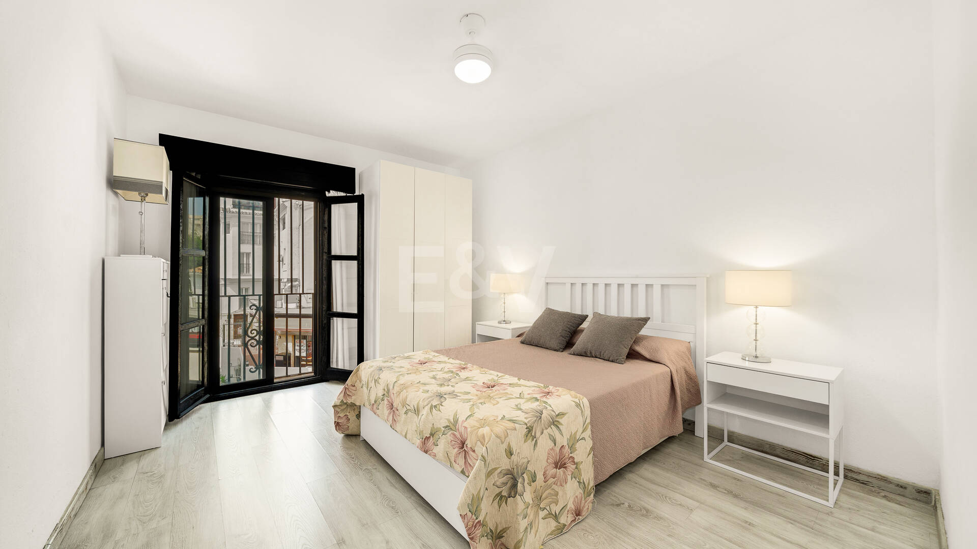 Atemberaubendes Apartment in erster Strandlinie mit Panoramablick auf das Meer in Puerto Banús
