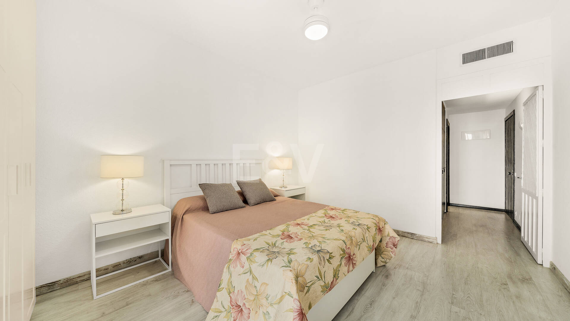Atemberaubendes Apartment in erster Strandlinie mit Panoramablick auf das Meer in Puerto Banús