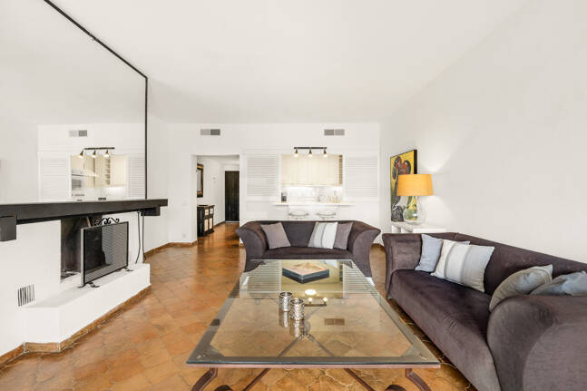 Atemberaubendes Apartment in erster Strandlinie mit Panoramablick auf das Meer in Puerto Banús