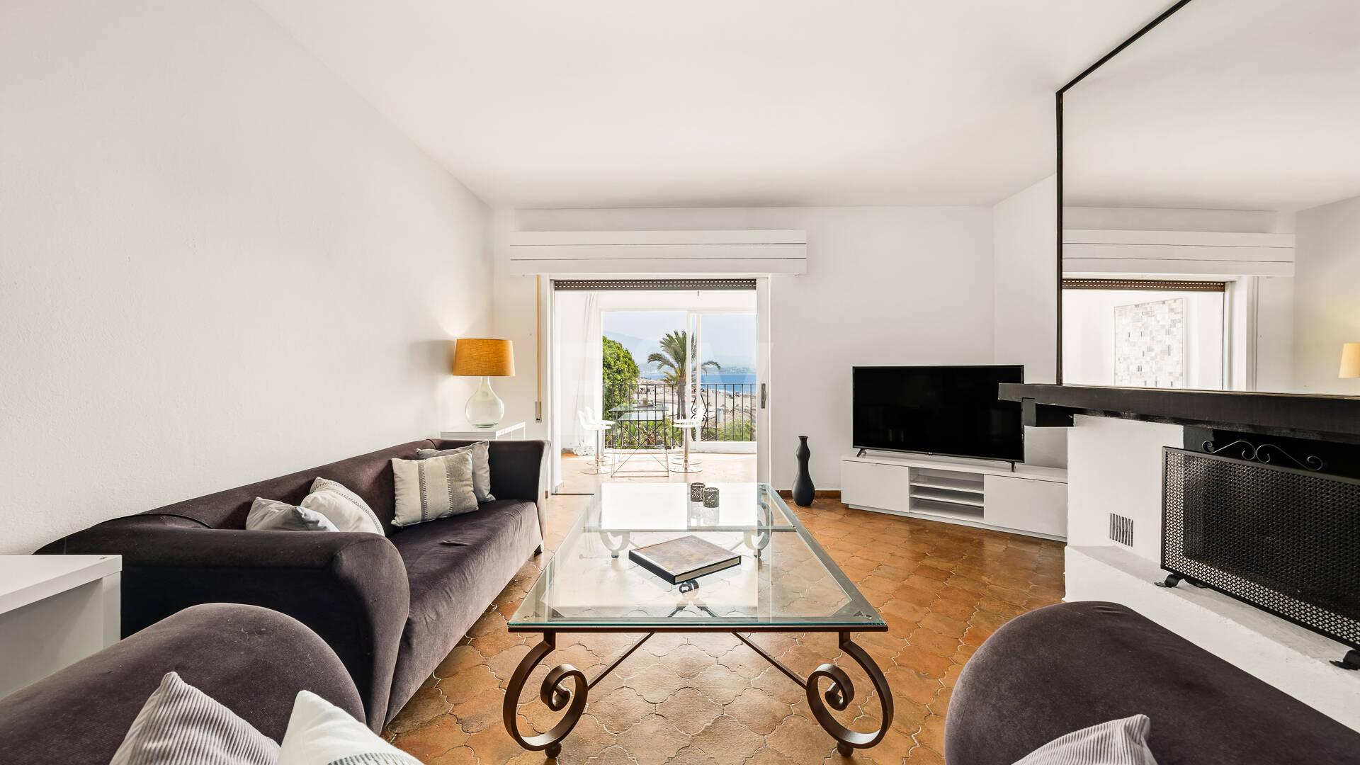 Atemberaubendes Apartment in erster Strandlinie mit Panoramablick auf das Meer in Puerto Banús