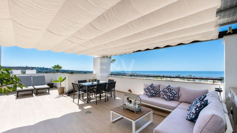 Townhouse with Panoramic Sea Views in the Prestigious Golf Resort Santa Clara