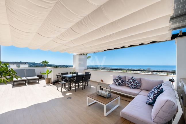 Adosado con vistas panorámicas al mar en el prestigioso complejo de golf Santa Clara
