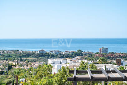 Adosado con vistas panorámicas al mar en el prestigioso complejo de golf Santa Clara