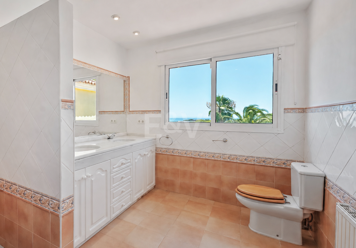 Mediterranean Villa with Sea Views in Elviria-Marbella