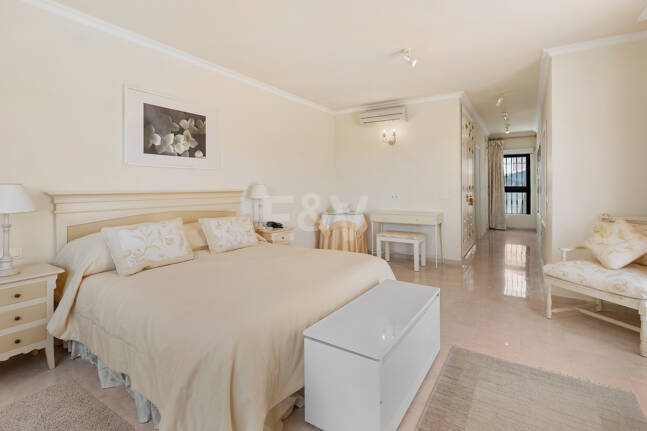 Mediterranean Villa with Sea Views in Elviria-Marbella