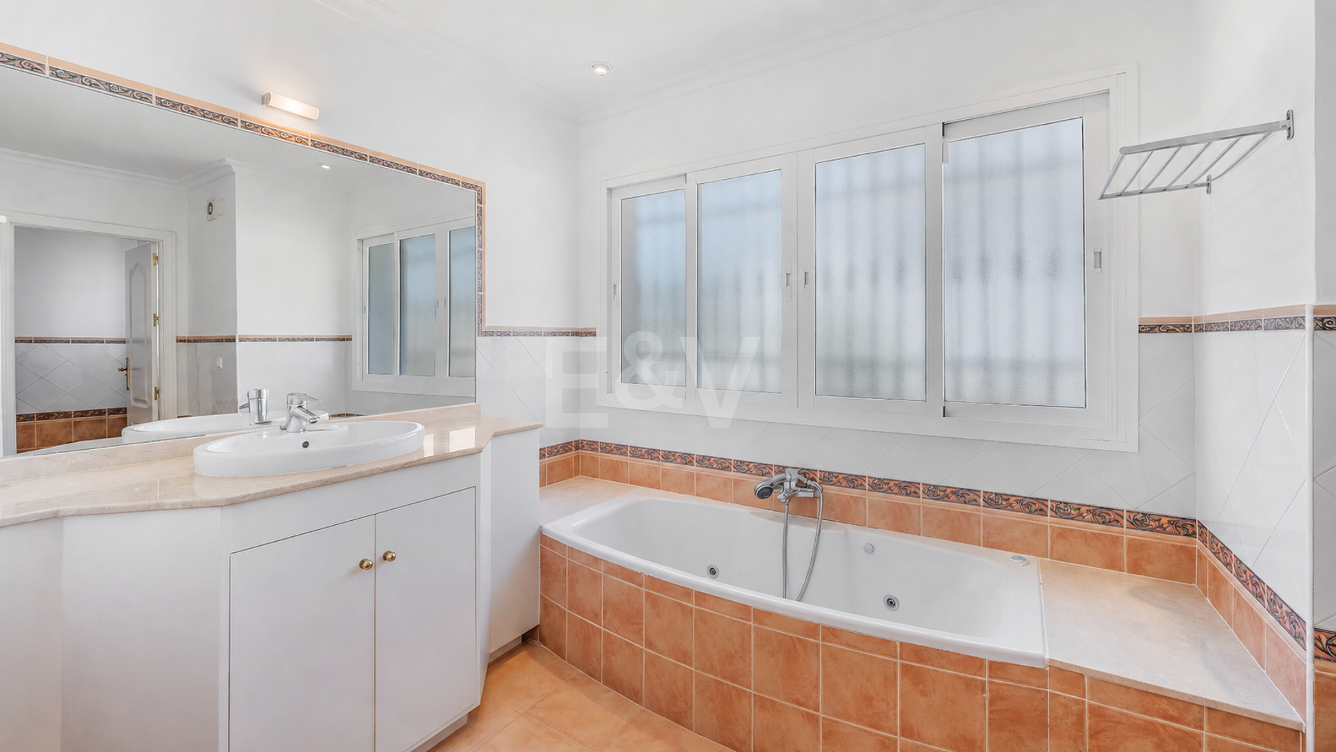 Mediterranean Villa with Sea Views in Elviria-Marbella