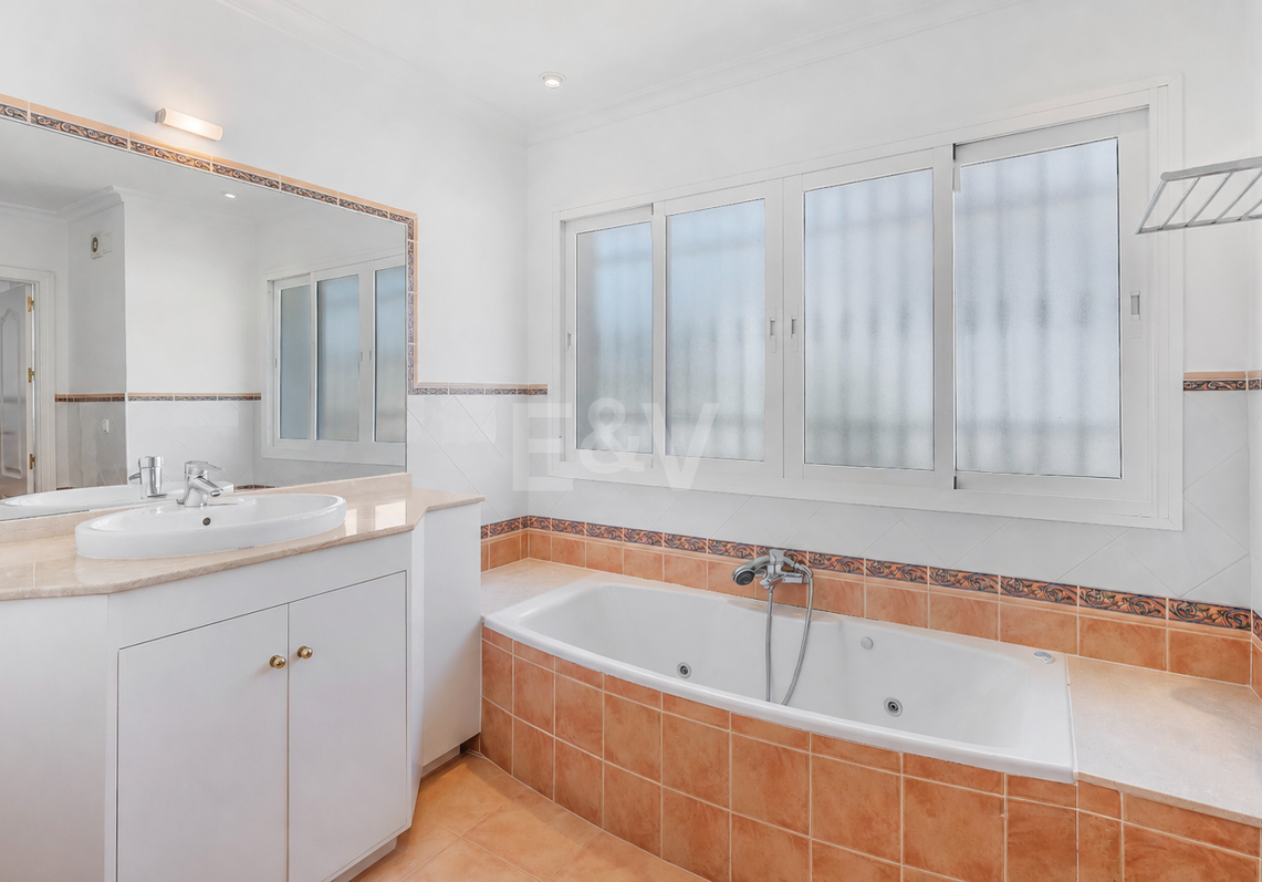 Mediterranean Villa with Sea Views in Elviria-Marbella