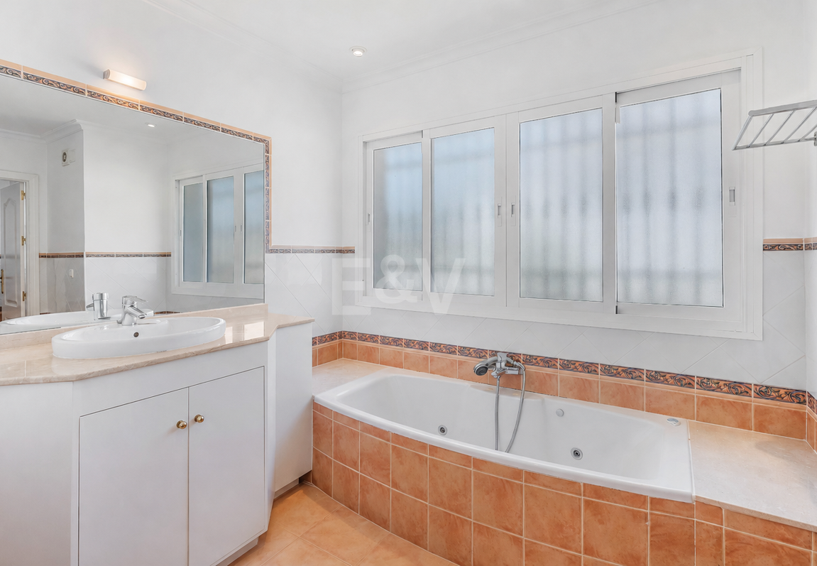Mediterranean Villa with Sea Views in Elviria-Marbella