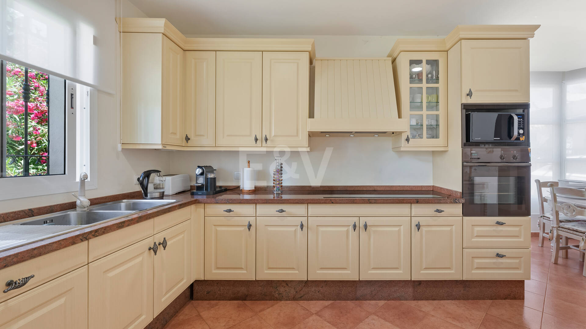 Mediterranean Villa with Sea Views in Elviria-Marbella