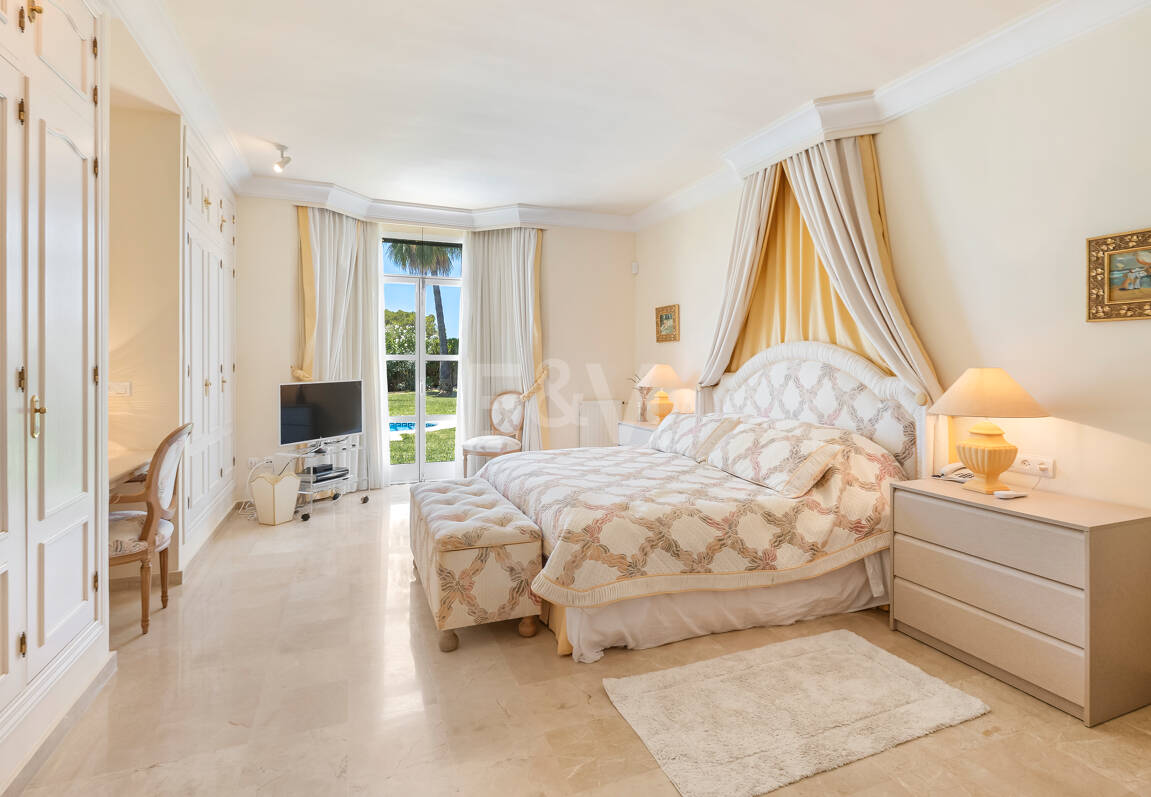 Mediterranean Villa with Sea Views in Elviria-Marbella