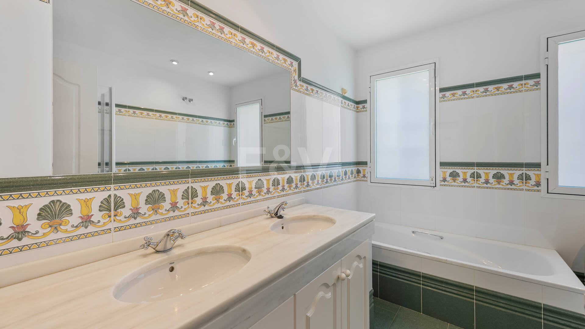 Mediterranean Villa with Sea Views in Elviria-Marbella