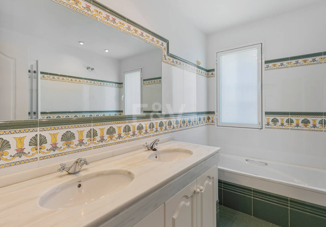 Mediterranean Villa with Sea Views in Elviria-Marbella