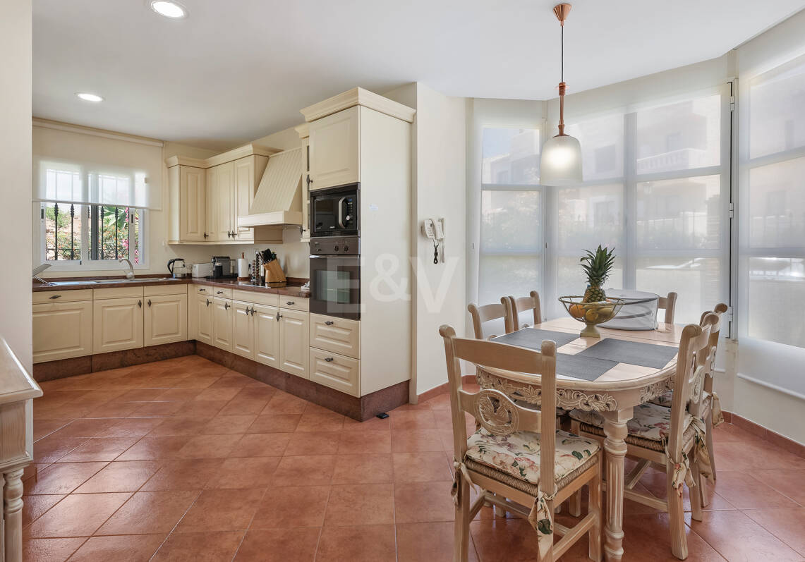 Mediterranean Villa with Sea Views in Elviria-Marbella