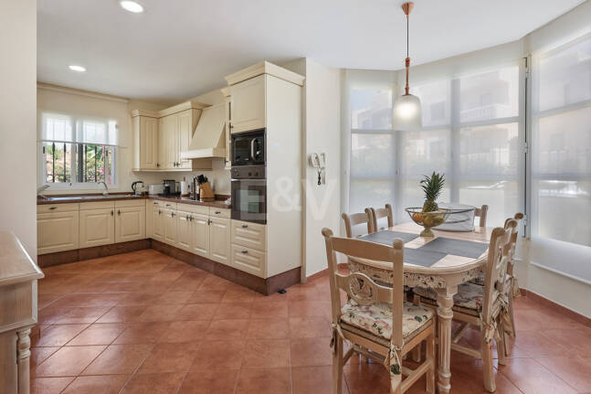 Mediterranean Villa with Sea Views in Elviria-Marbella