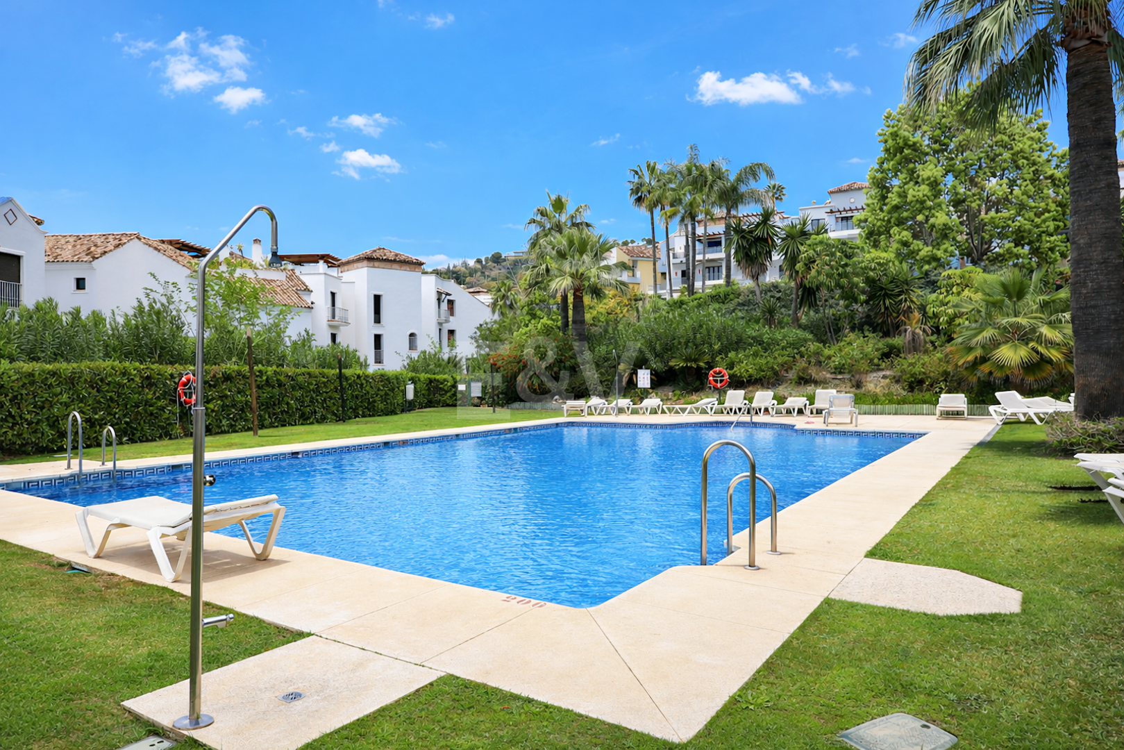 Apartment with Stunning Views and Tourist Licence in Gated Golf Resort