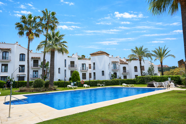 Apartment with Stunning Views and Tourist Licence in Gated Golf Resort