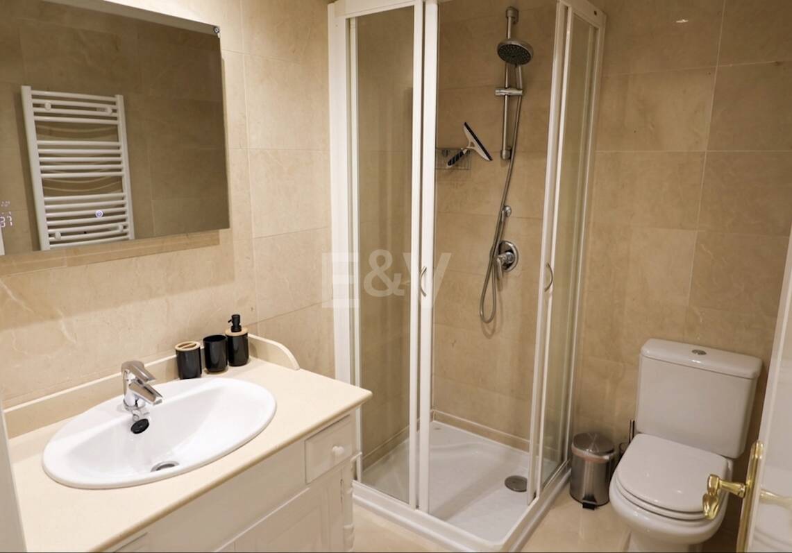 Apartament z oszałamiającymi widokami i licencją turystyczną w Gated Golf Resort