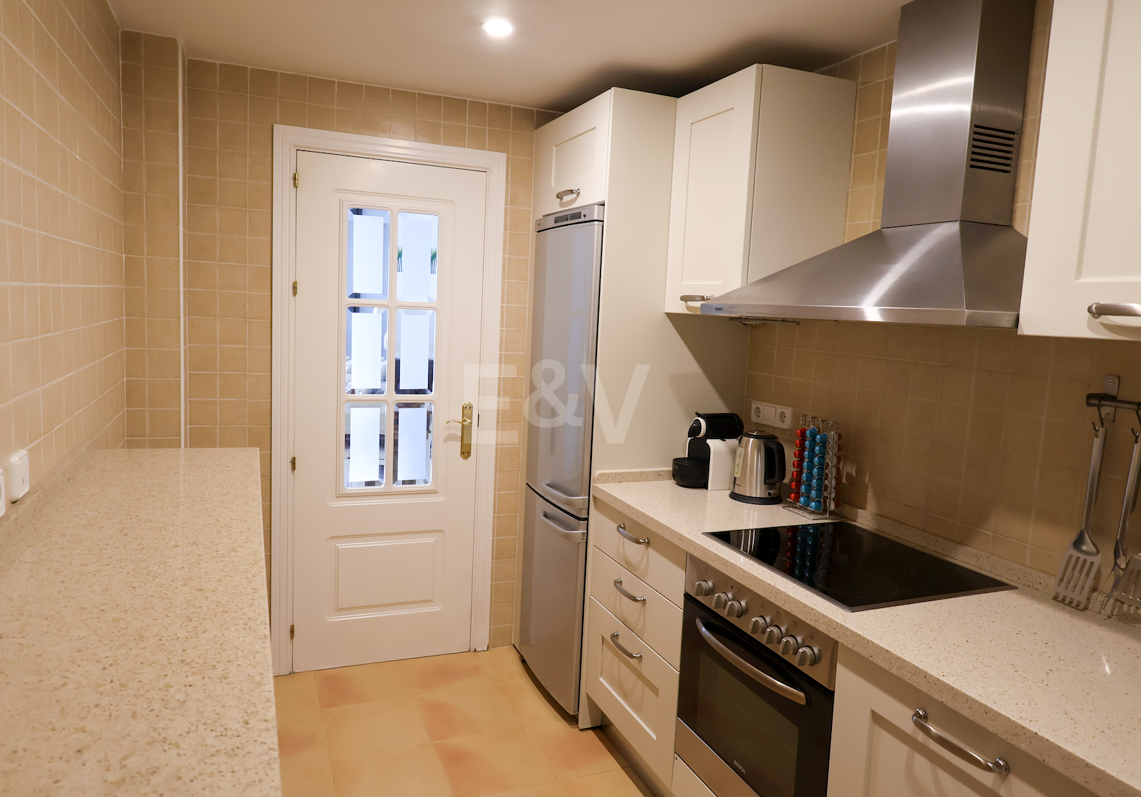 Apartament z oszałamiającymi widokami i licencją turystyczną w Gated Golf Resort