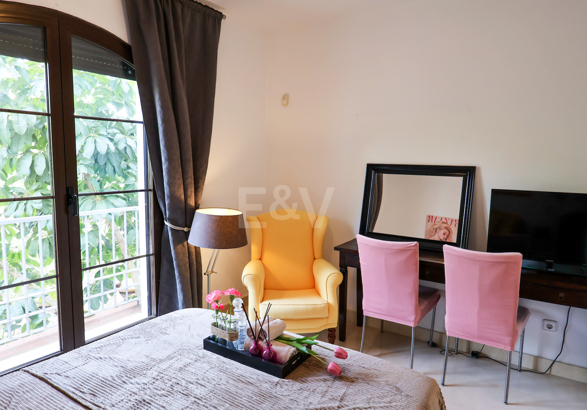 Apartament z oszałamiającymi widokami i licencją turystyczną w Gated Golf Resort